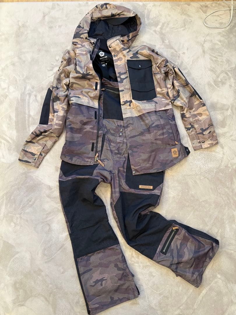 極美品 SESSIONS スキーウェア上下 Mサイズ