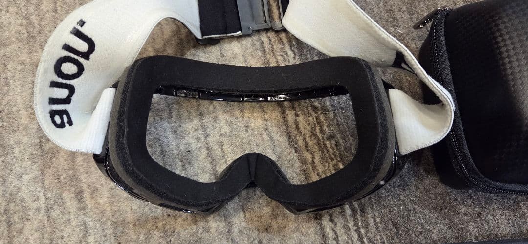 anon. m2 ゴーグル ケース　レンズ２枚付き