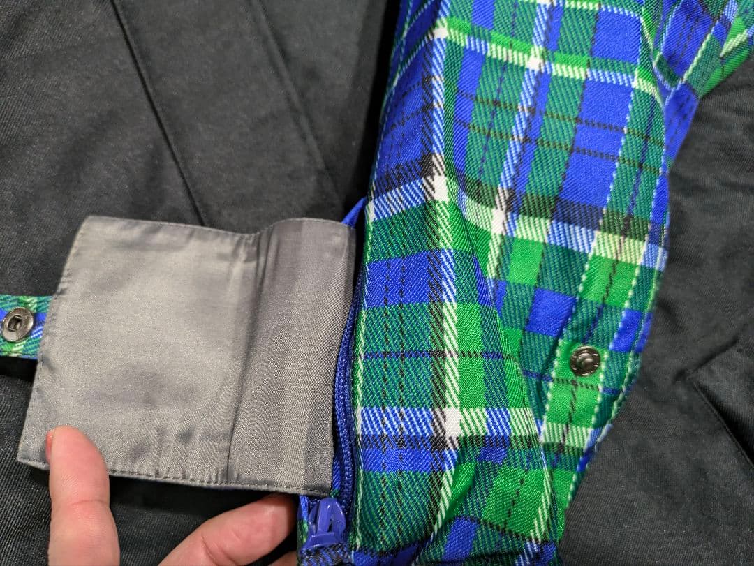 キッズスキーウェア140サイズ　調整機能付