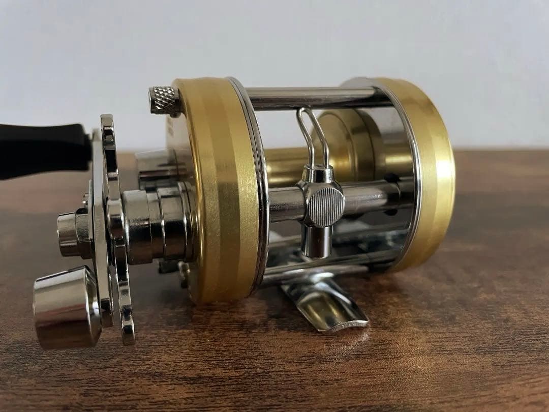 ABU Ambassadeur 2500c アンバサダー シャンパンゴールド