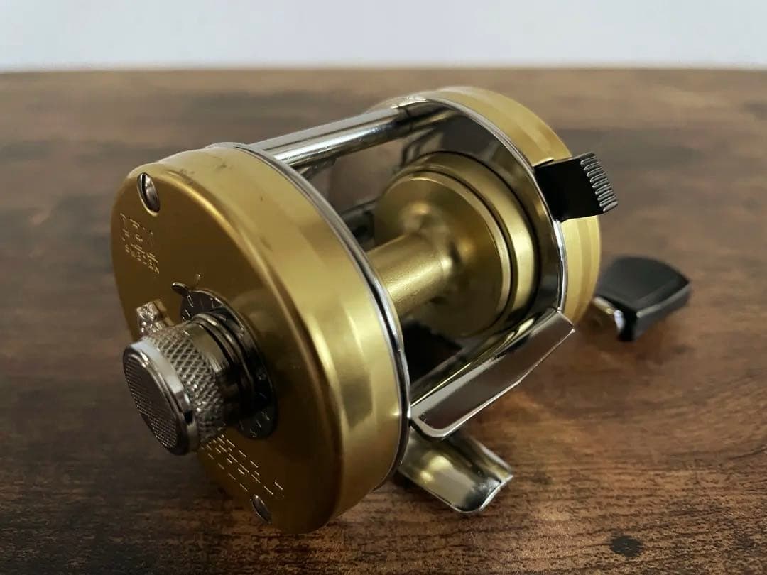 ABU Ambassadeur 2500c アンバサダー シャンパンゴールド