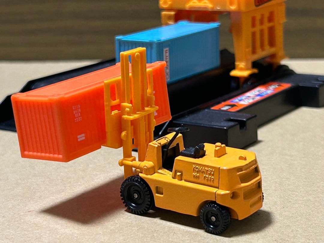 日本製 トミカ ギフトセット コンテナセット