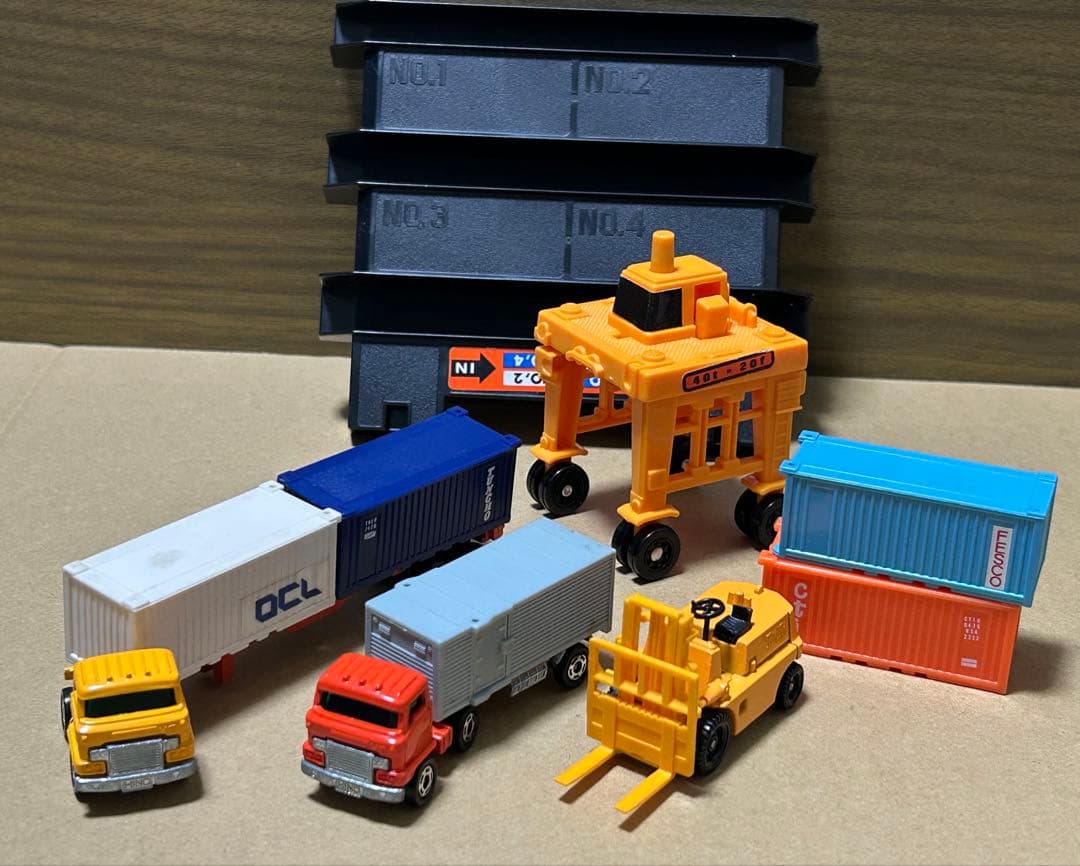 日本製 トミカ ギフトセット コンテナセット