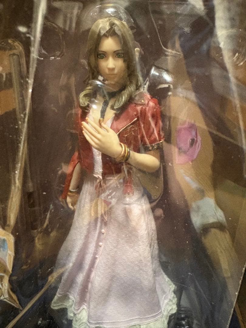 ファイナルファンタジーVII エアリス フィギュア 未開封エアリス・フィギュア