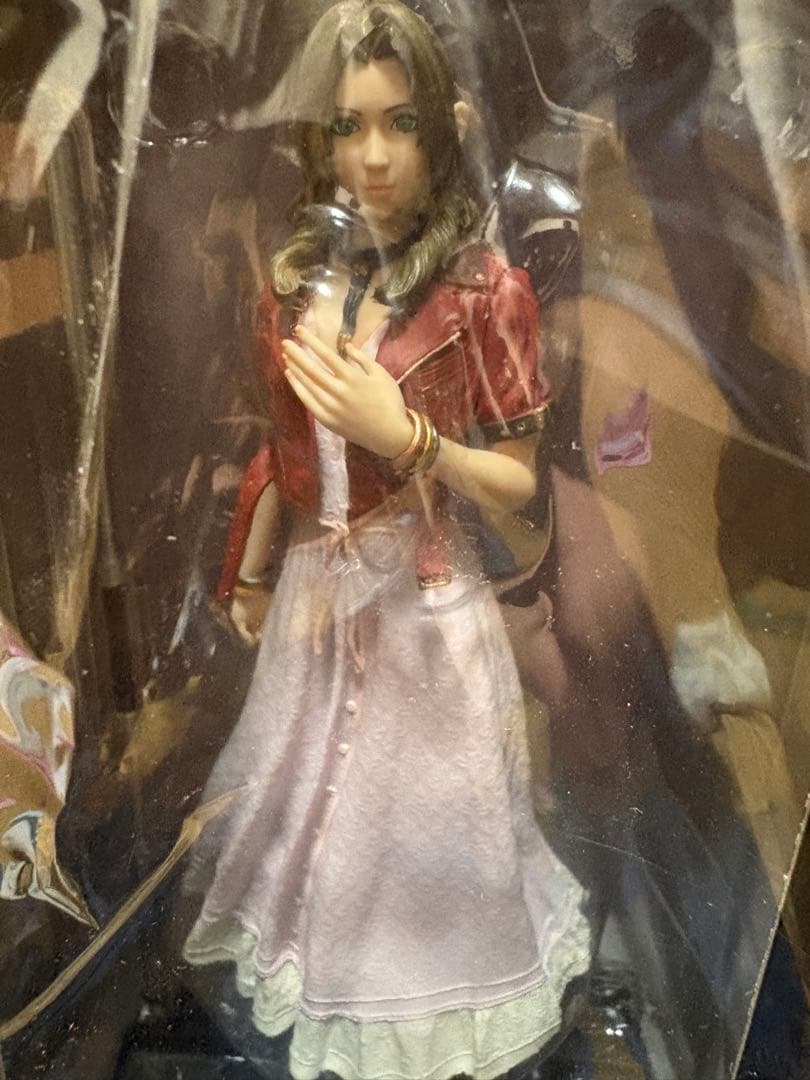 ファイナルファンタジーVII エアリス フィギュア 未開封エアリス・フィギュア