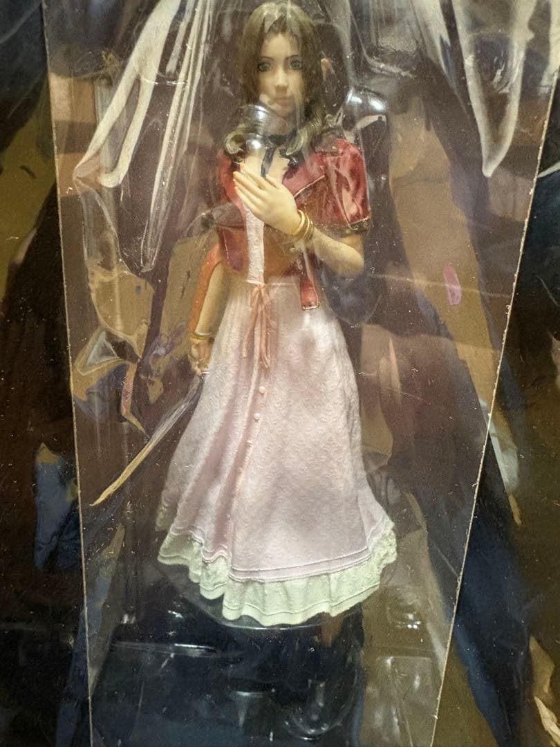 ファイナルファンタジーVII エアリス フィギュア 未開封エアリス・フィギュア