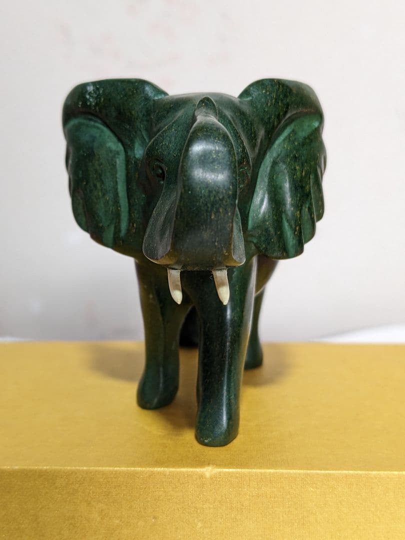 ♦VERDITE バーダイト 象彫刻置物飾り 南アフリカ共和国産 宝飾品 レア物