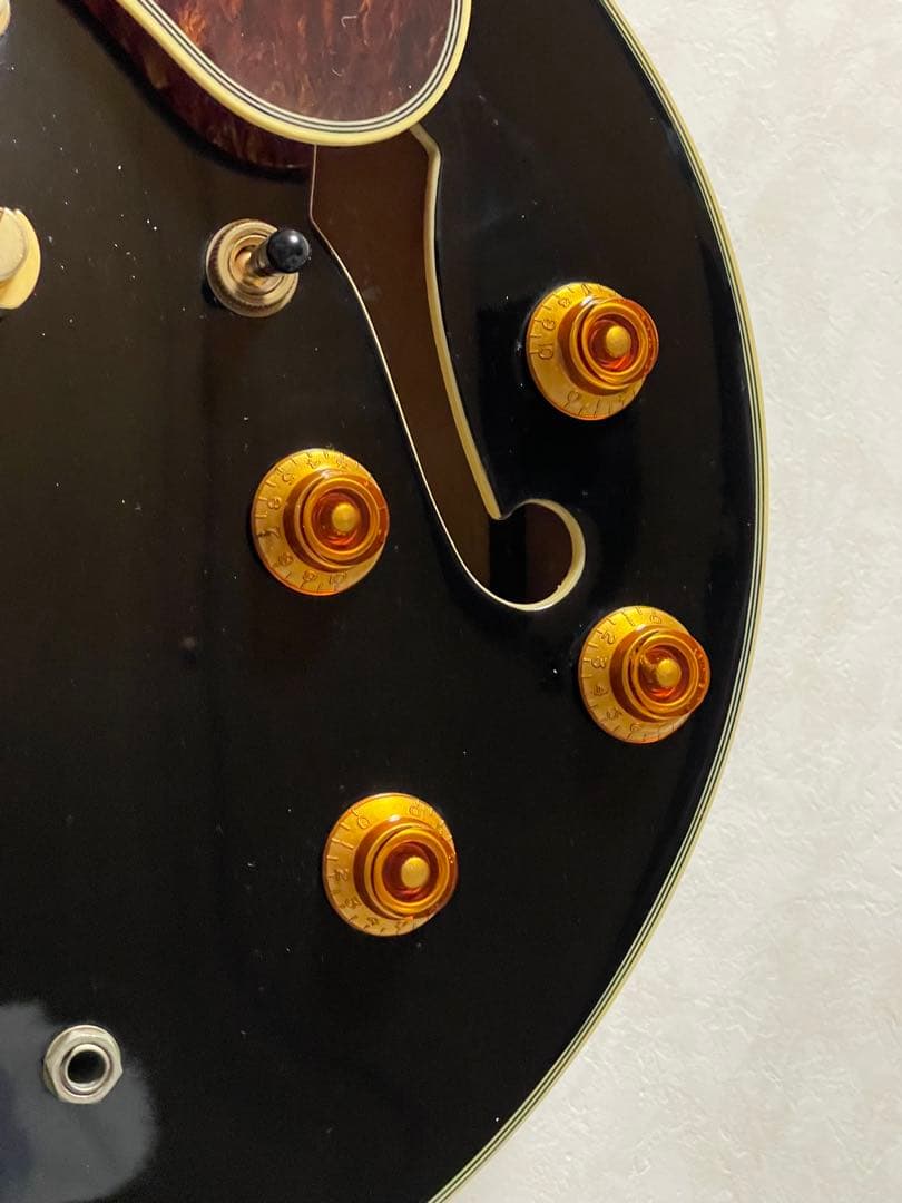 高級感のあるセミアコ　エピフォン　シェラトン　Ⅱ EB　中古