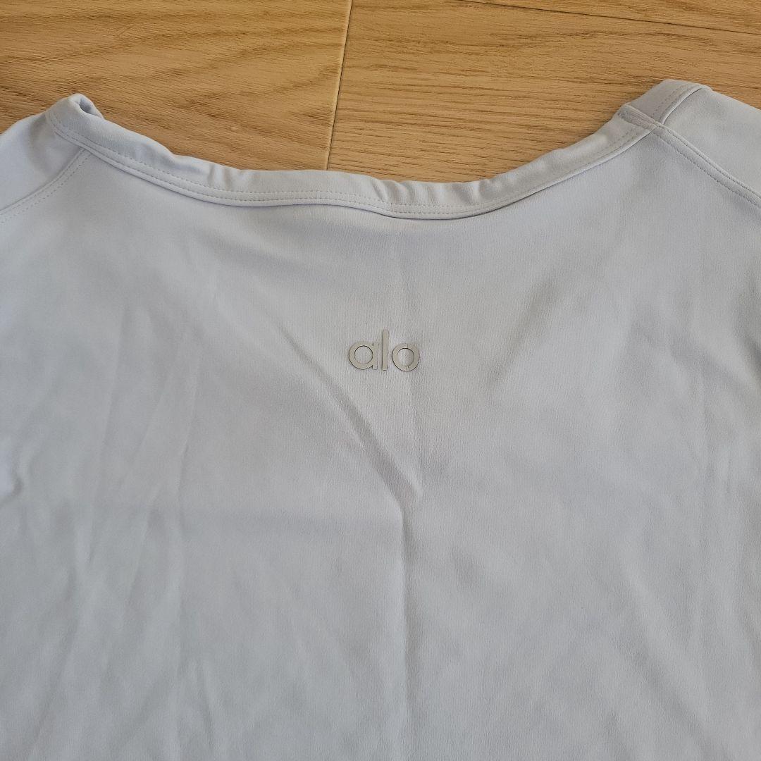 alo ライトブルー クロップドTシャツ