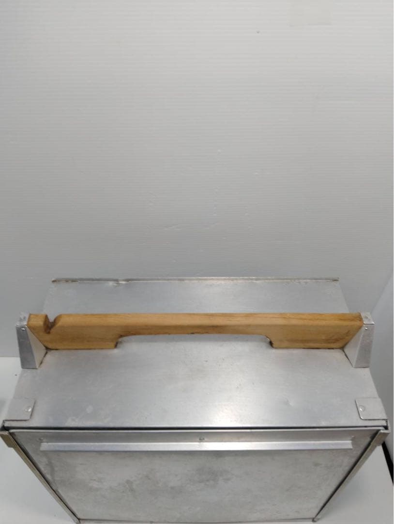 G2171【昭和レトロ】出前用 アルミ製 おかもち (木製棚/持ち手付き)