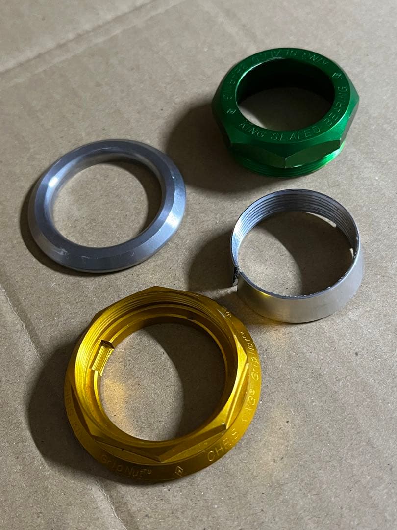 クリスキング ラスタカラー 1インチ グリップナット ピスト、oldmtb等に