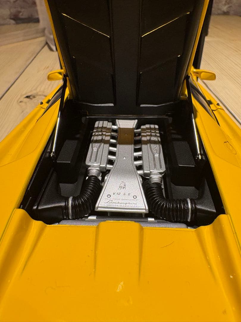 オートアート ミレニアム 1/18 ランボルギーニ ディアブロ 6.0