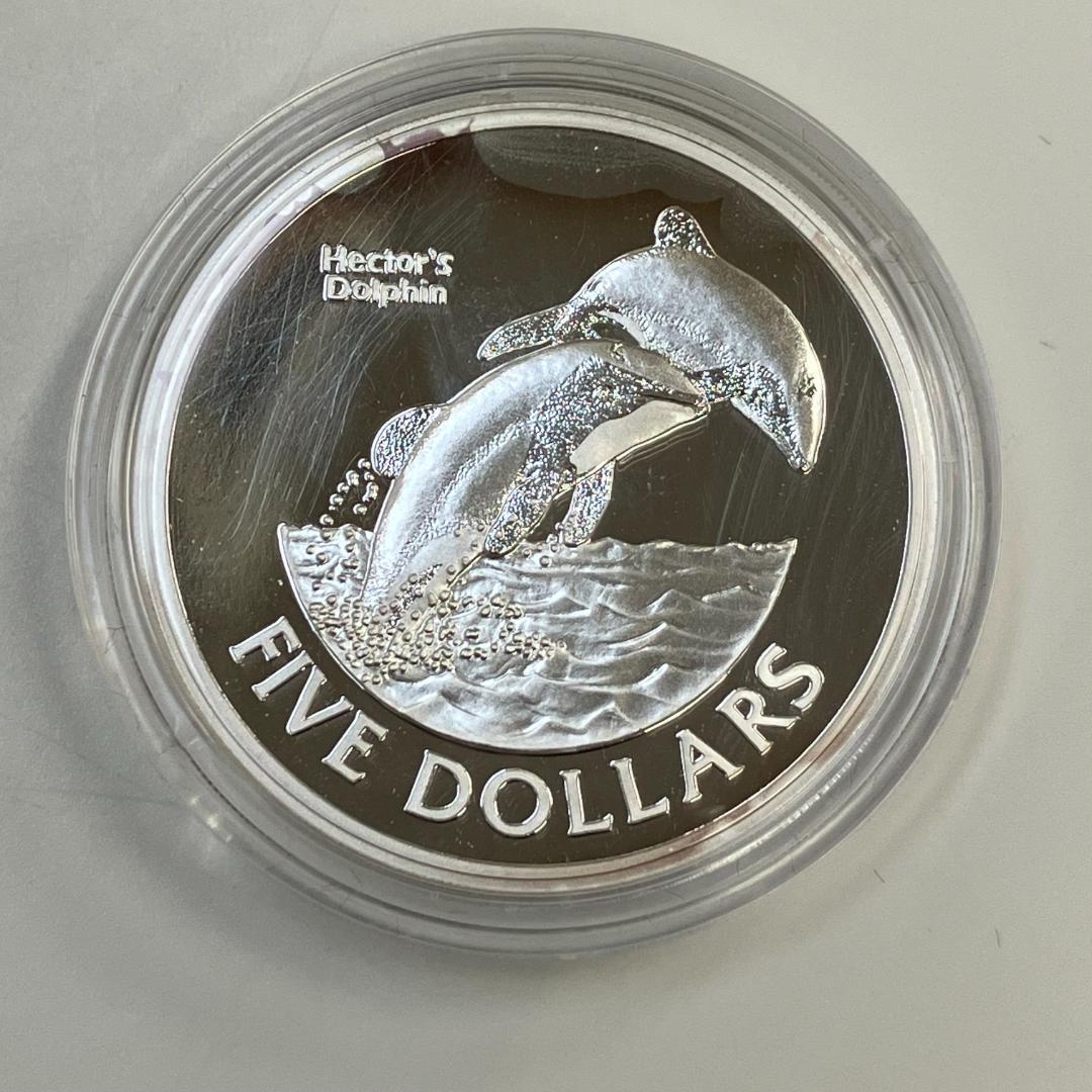 ニュージーランド中央銀行発行 ヘクターズイルカ 5ドル記念硬貨 2002年