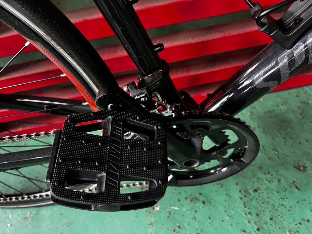 Specialized クロスバイク ブラック 未使用　ヘルメットセット　愛知発