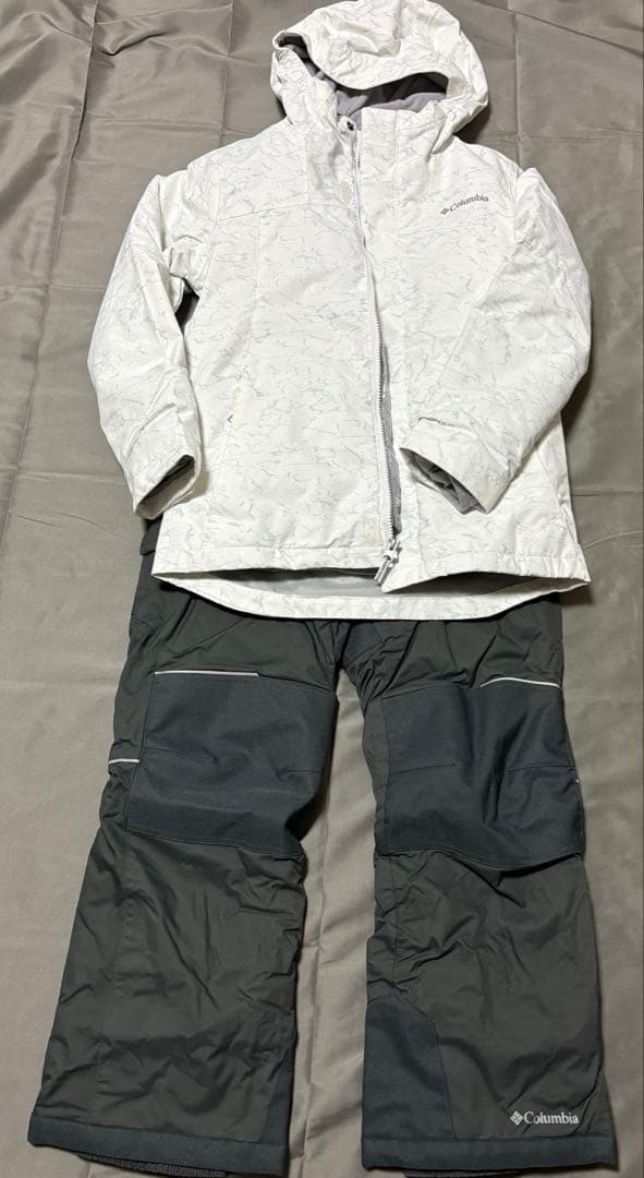 美品Columbia スキーウェア キッズ140