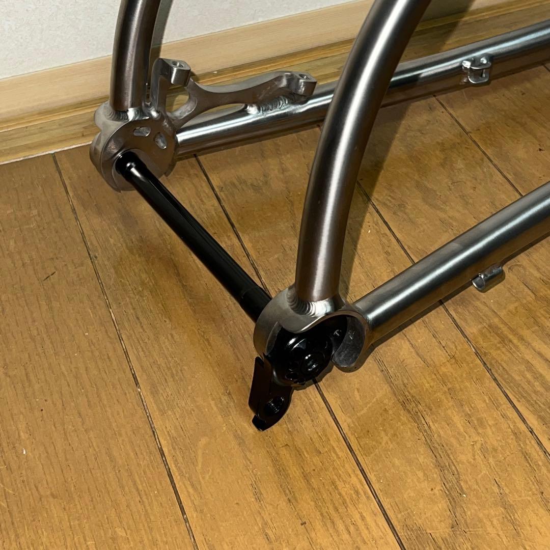 新車外しアメリカTitus El Viajero チタンXCフレームXSサイズ