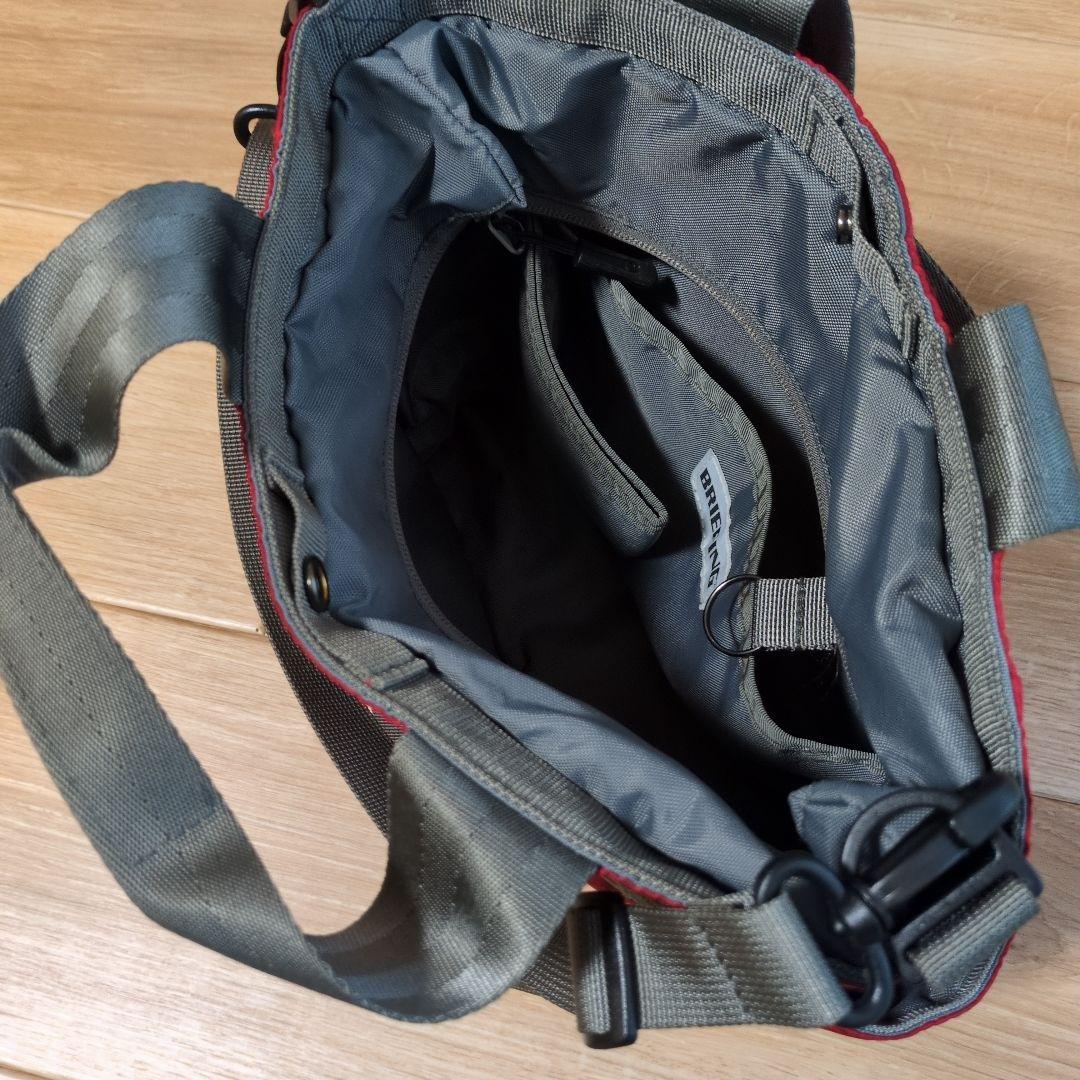 BRIEFING レッド 小型ショルダーバッグ