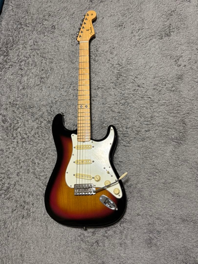 ファズ内蔵　Fender Steve Lacy People Pleaser