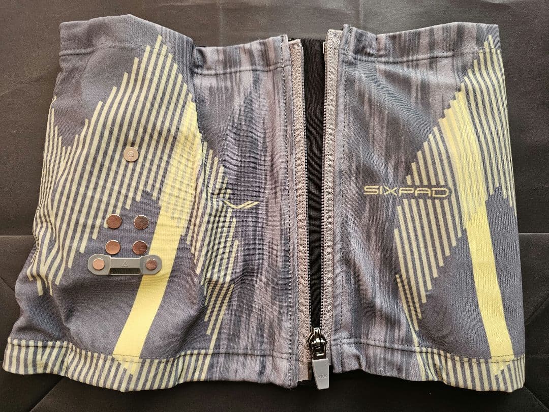 新品未使用　SIXPAD パワースーツコアベルト Sサイズ