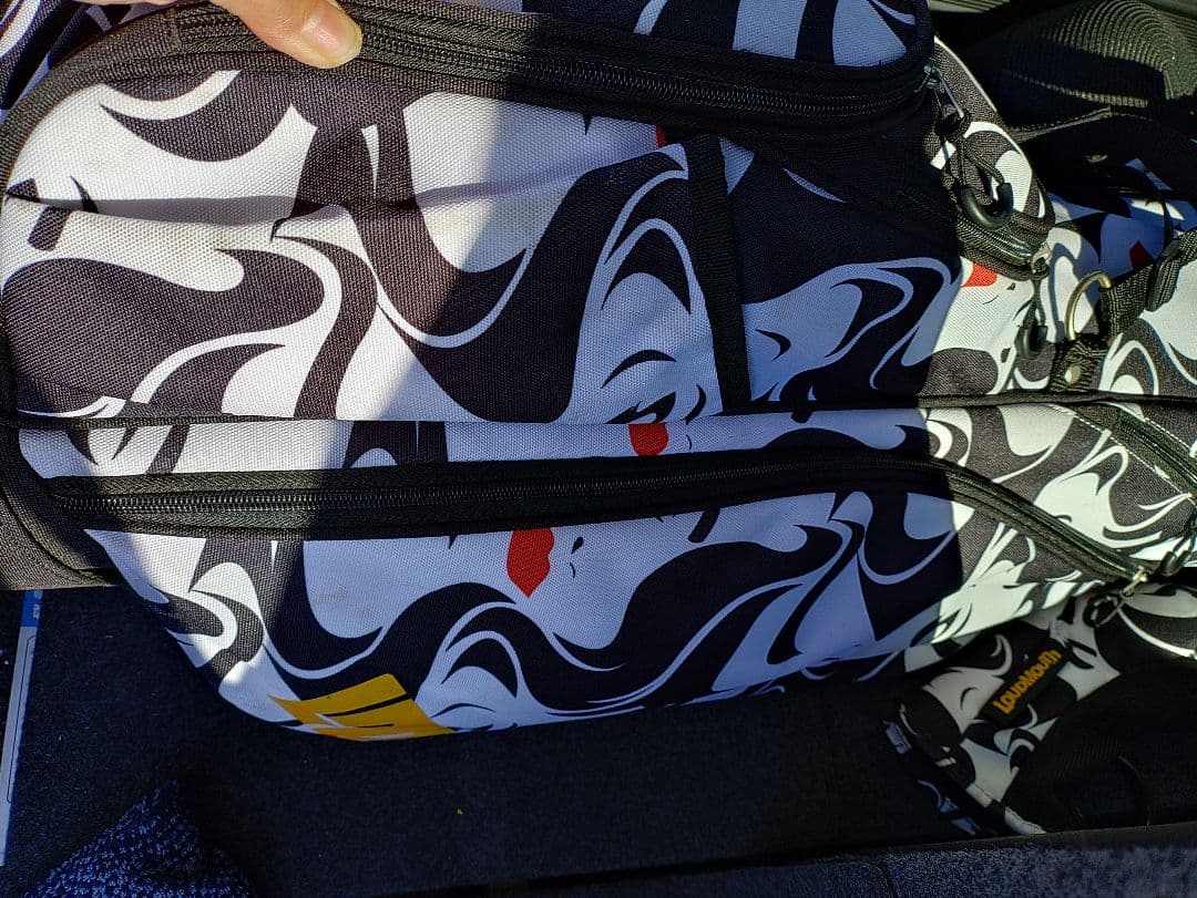 ラウドマウス【モナ】中古キャディバッグ　フードカバー破損