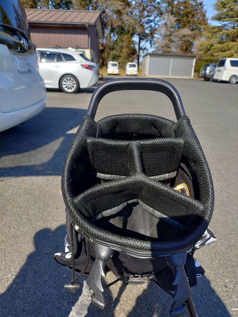 ラウドマウス【モナ】中古キャディバッグ　フードカバー破損