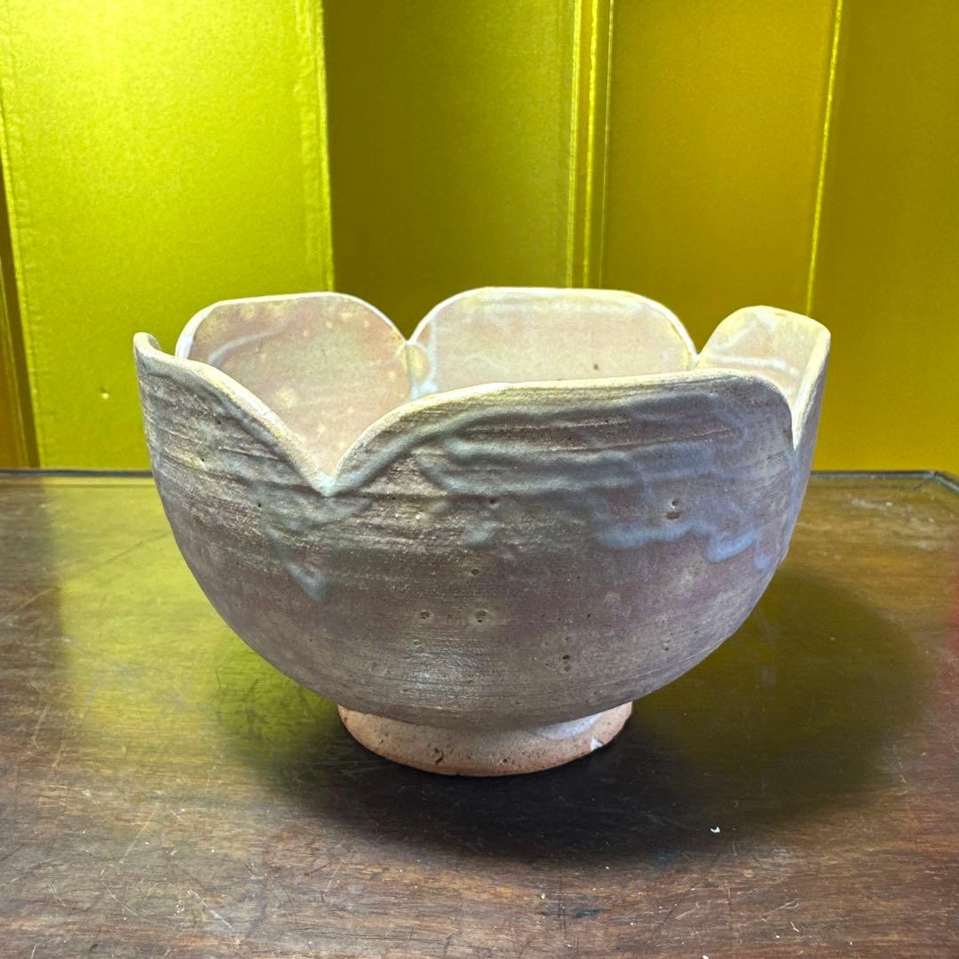 九谷焼　有田焼　清水焼　永楽、永楽善五郎、魚の絵柄 花びら型茶碗