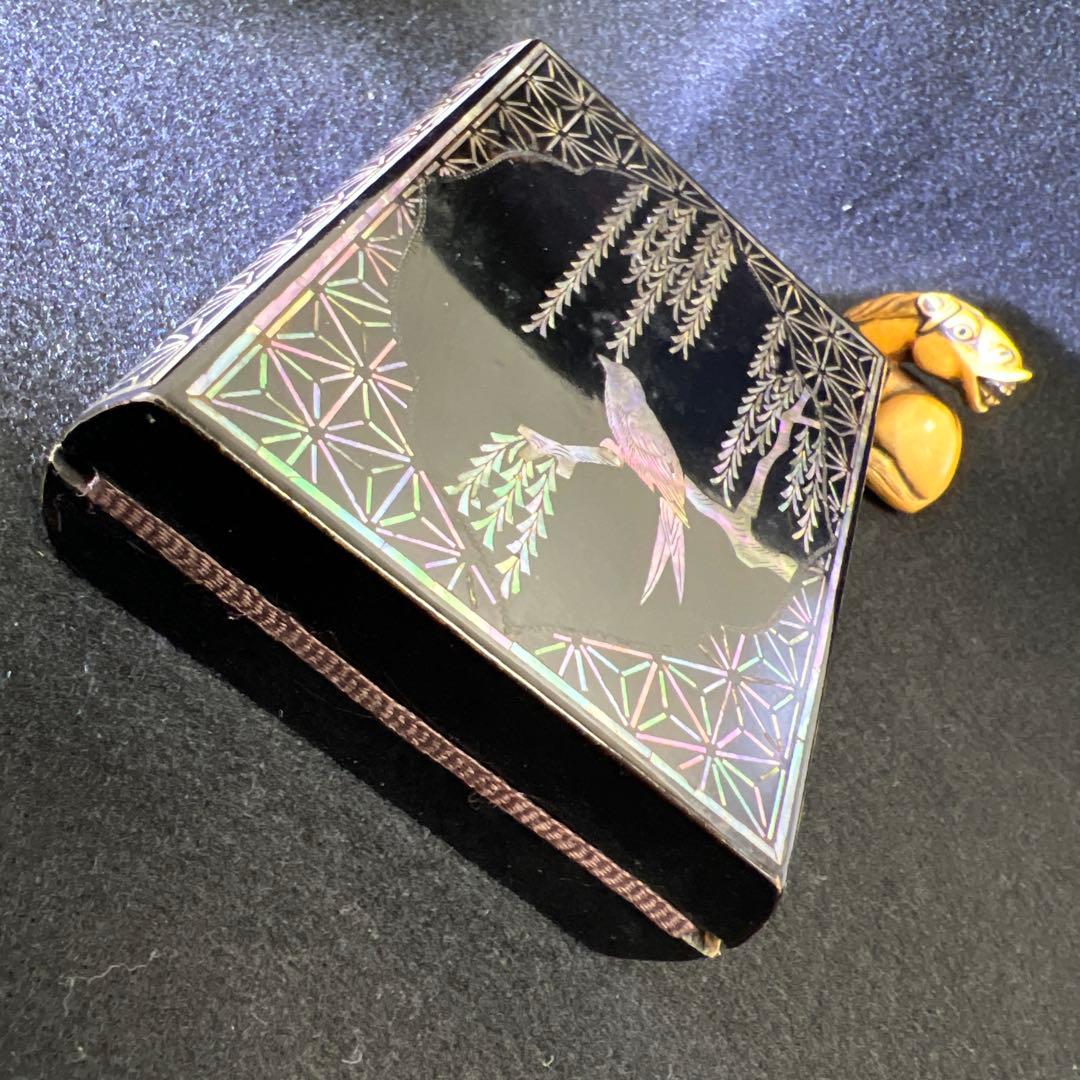 江戸時代　極上螺鈿花鳥図提物、極上馬根付　66g 東Y8-0122☆2Fトニサ