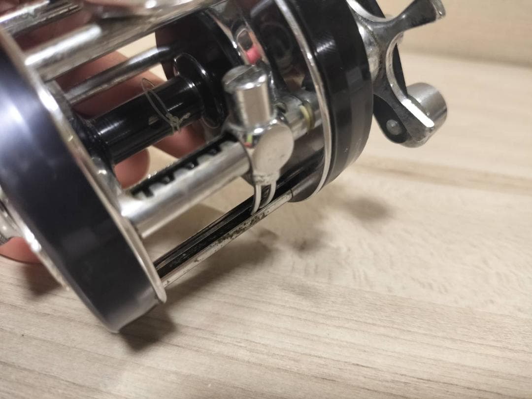 ★アブガルシア　アンバサダー5000C　ビンテージ　リール ブラック