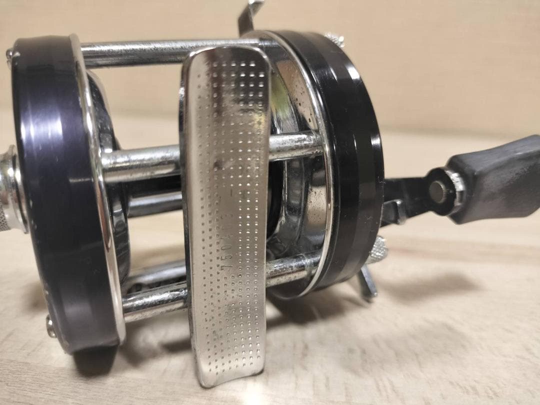 ★アブガルシア　アンバサダー5000C　ビンテージ　リール ブラック