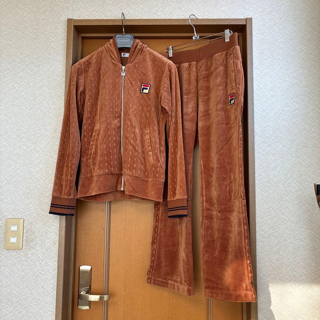 フィラ　ワンピース&ベロアセットアップ