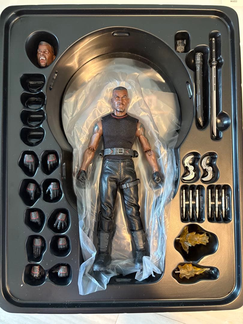 ブレイド　メズコ　Mezco フィギュア　ワン12