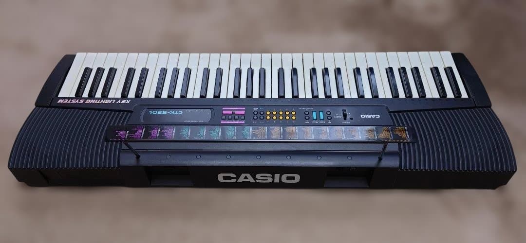 CASIO カシオ CTK-520L 光ナビゲーションキーボード