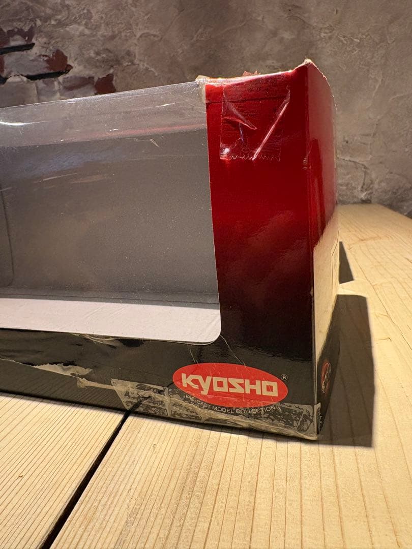 絶版京商 1/18フェラーリ365GT4/BB ブラック　外箱難あり