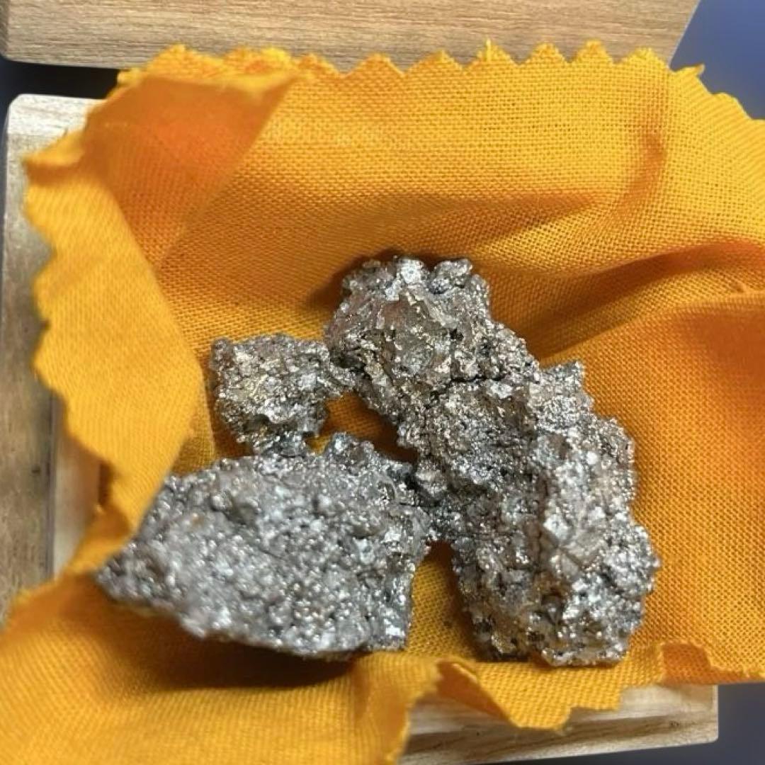 【日刀保たたら】玉鋼 約55g 木箱入り 日本刀素材