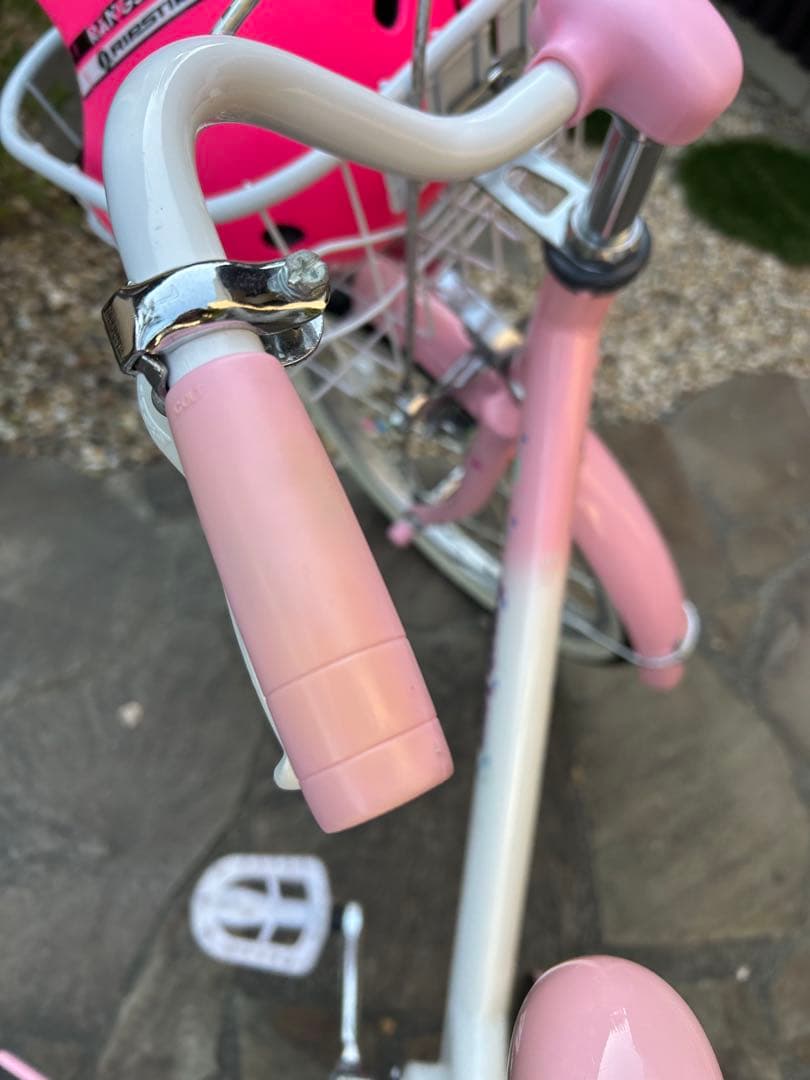 自転車　子供　18インチ　補助輪あり　ヘルメット付き