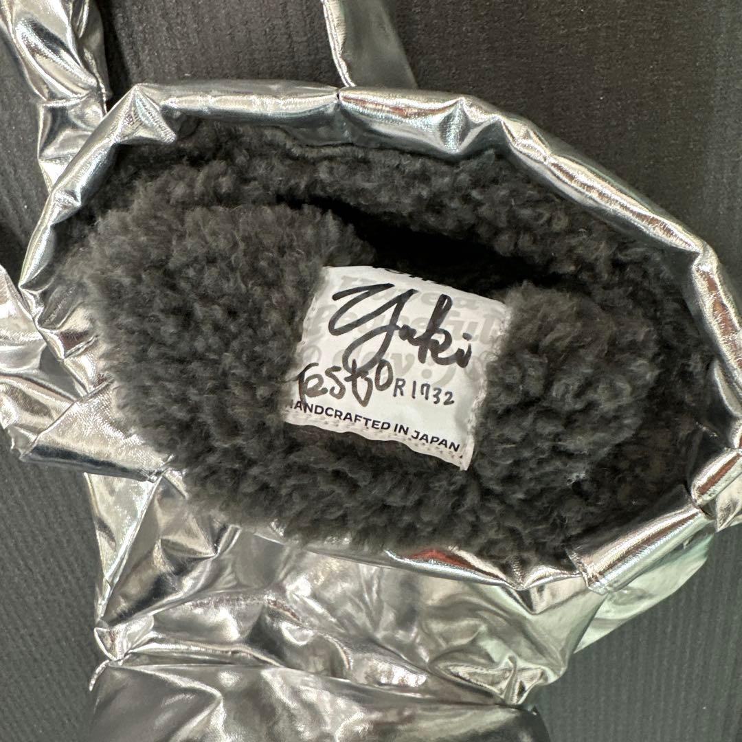 Monzee シルバーロバ