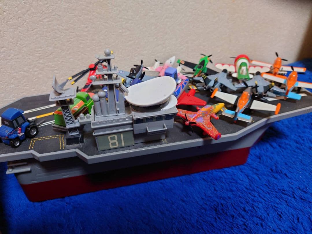 プレーンズトミカ 16体　航空母艦　セット