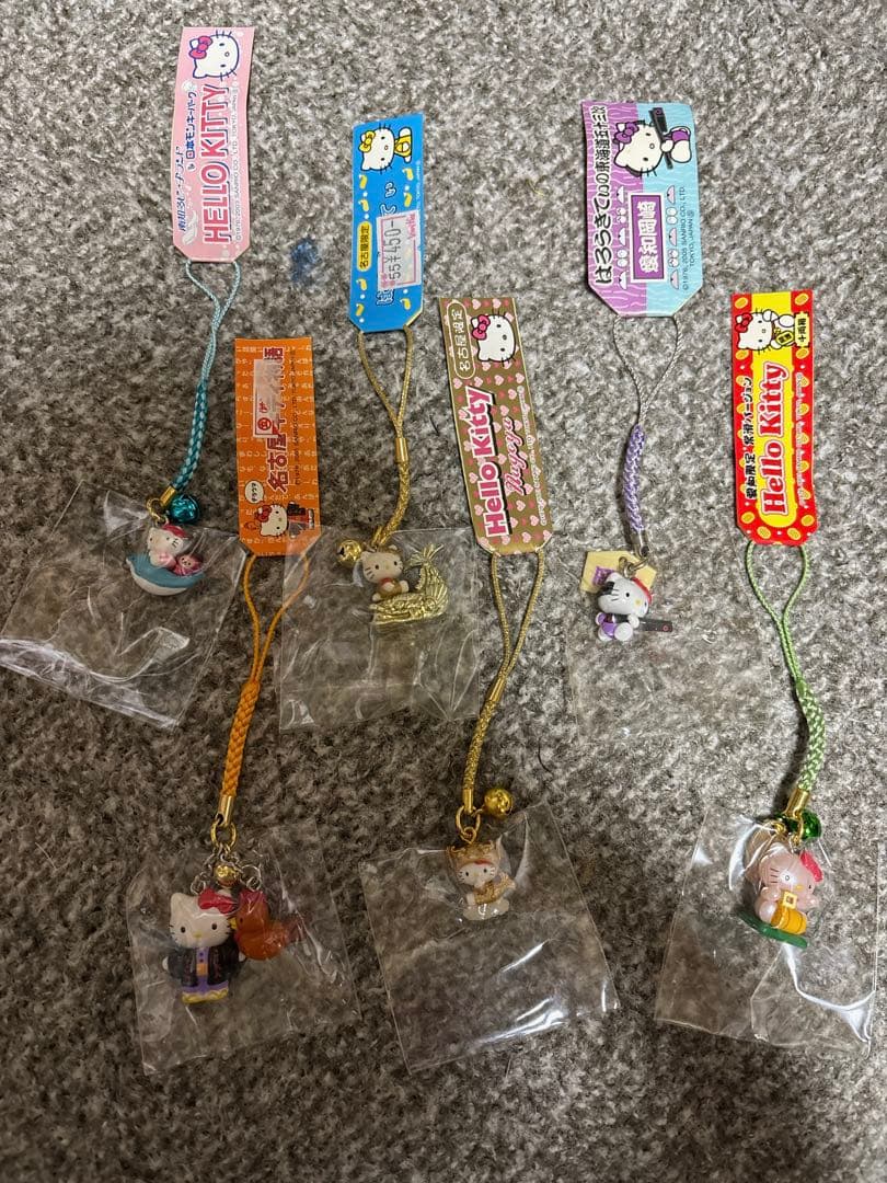 【最終値下げ】ご当地キティ 寝付け 南知多ビーチランド(レア)金のシャチホコ