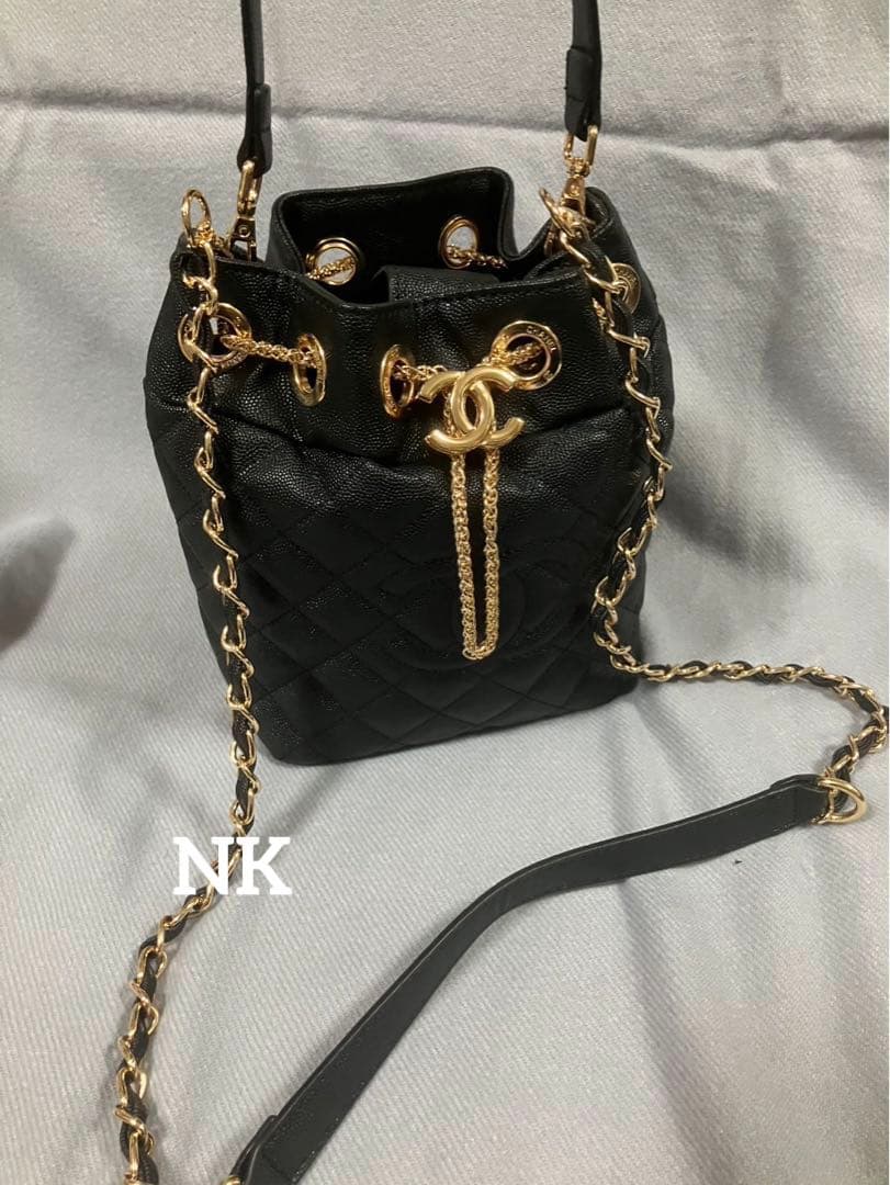 ショルダーバッグ　シャネル　ノベルティ　巾着バッグ　レザー　3way VIP