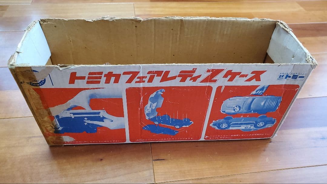 TOMICA DATSUN ミニカー オレンジ