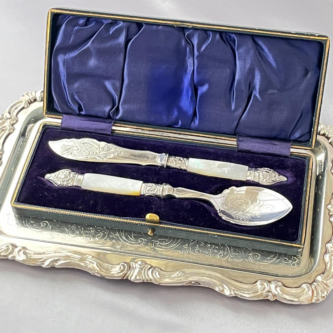 【英国】【白蝶貝】サーバーセット プレザーブスプーン/バタースプレッダー セット