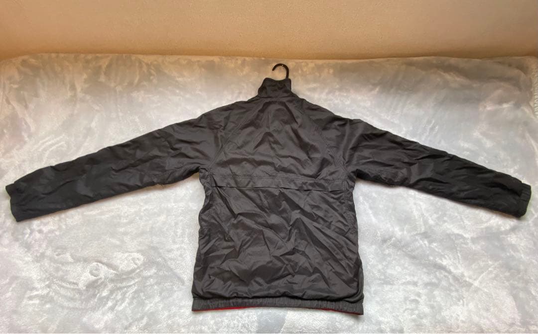 希少　adidas. リバプール　刺繍入りウインドブレーカー