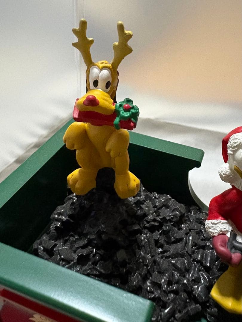 ミッキークリスマスキャノンボール フィギュア 機関車 汽車ライトアップオルゴール