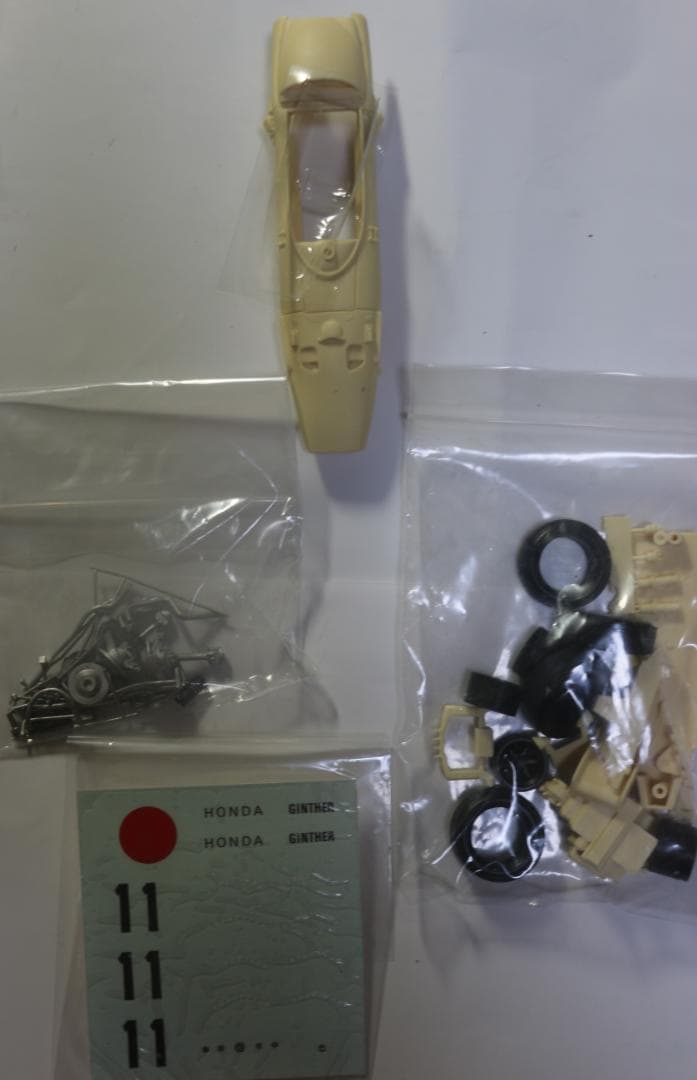 超希少スタジオーＭ製ホンダＦ１（RA２７２改）レジン・メタル組立キット　１／２４