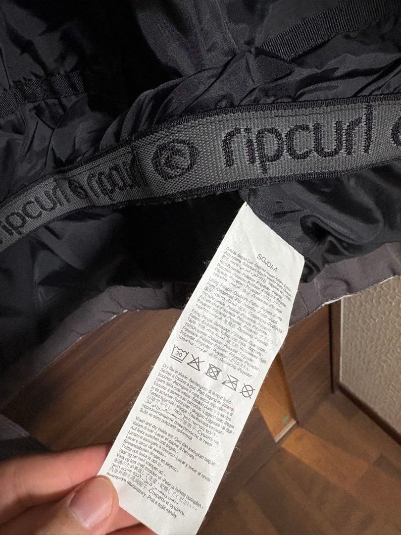 リップカール　スノーウェア