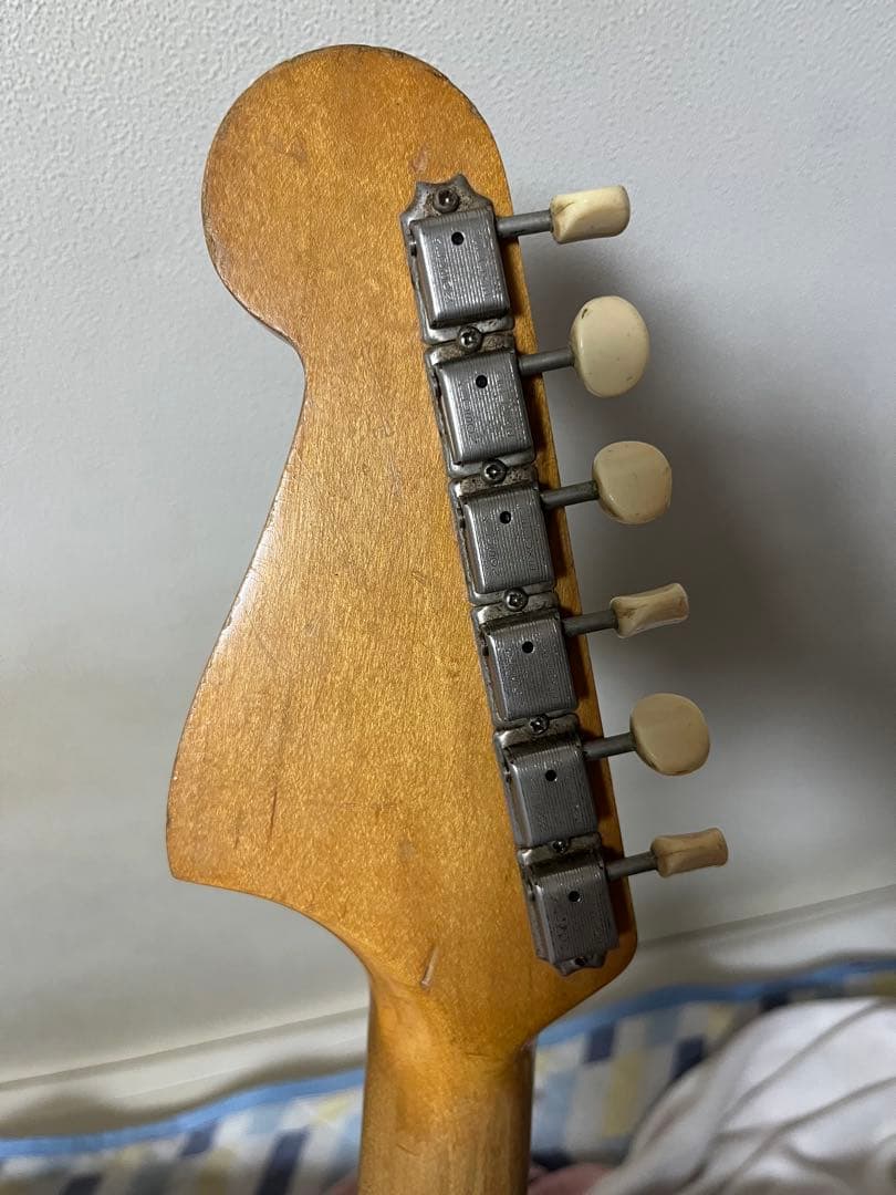 1965年製fender mustang