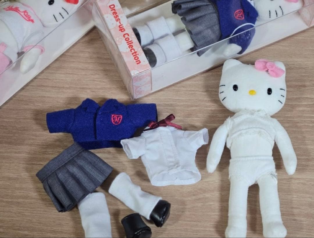 サンリオ ドレスアップ　日焼けキティ　制服　50周年　Y2K ギャル　韓国