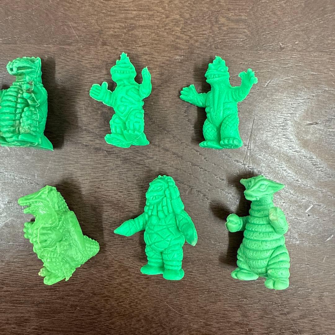 ウルトラマン　怪獣消しゴム　円谷プロ　グリーン　緑