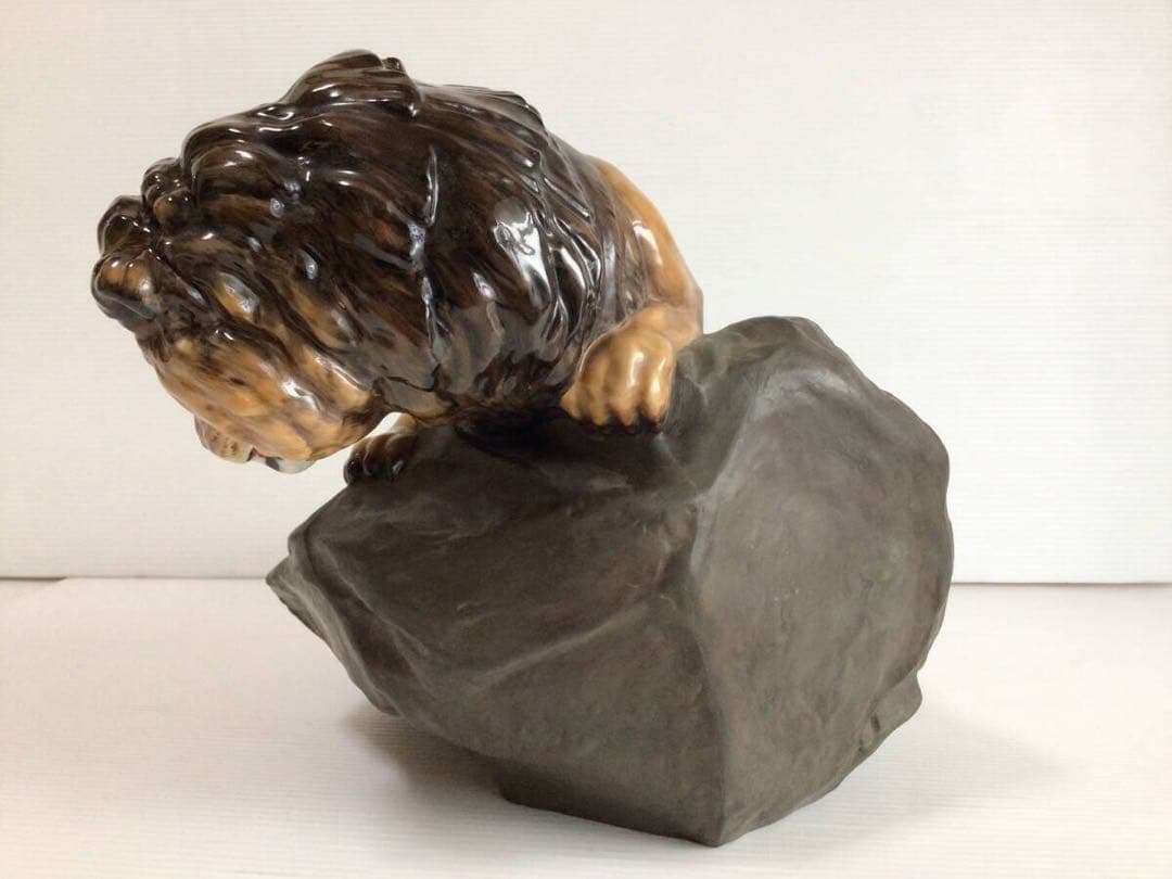 X218 ロイヤルドルトン 岩の上のライオン インテリア 希少