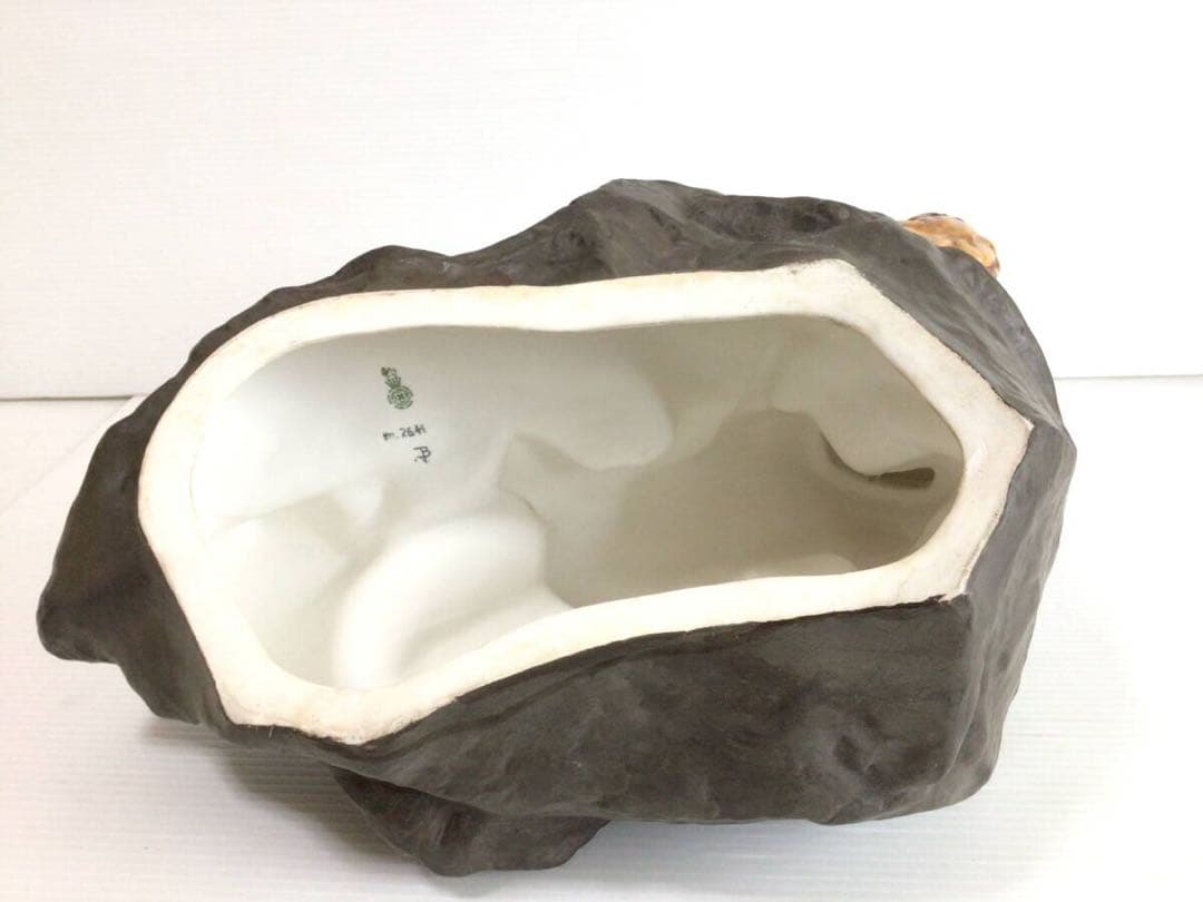 X218 ロイヤルドルトン 岩の上のライオン インテリア 希少